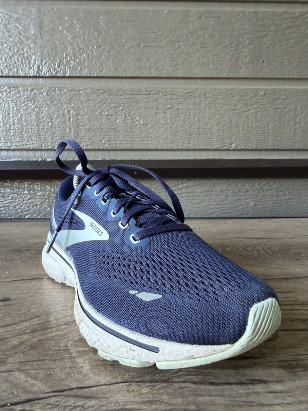 Brooks Ghost Women’s Running Shoes size 8
